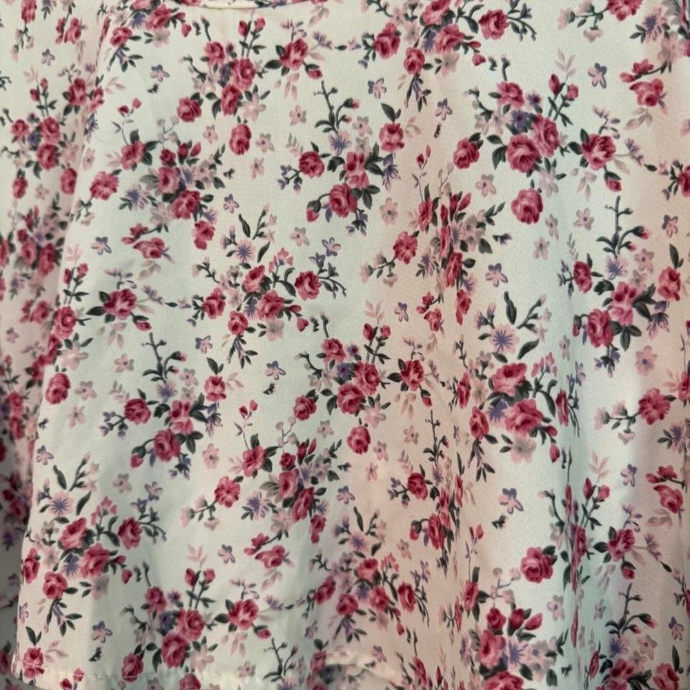 Floral tank top with tie back detail - Picture 3 of 4